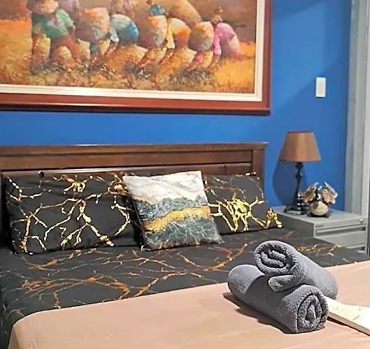 Azure Paranaque Near Airport Отель 5*