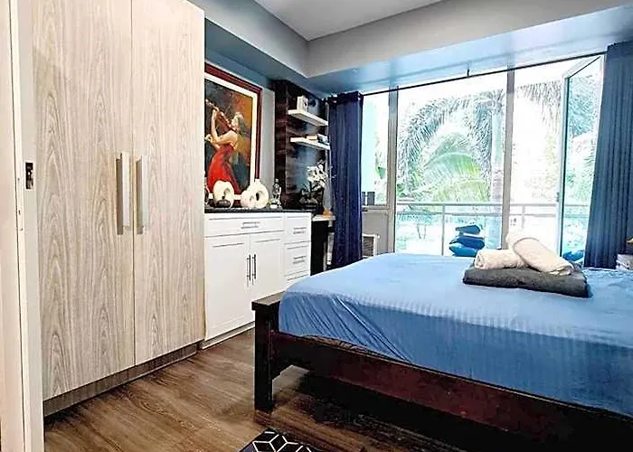 Отель Azure Paranaque Near Airport 5*