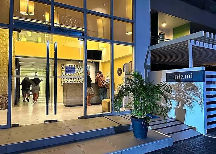 Отель Azure Paranaque Near Airport 5*